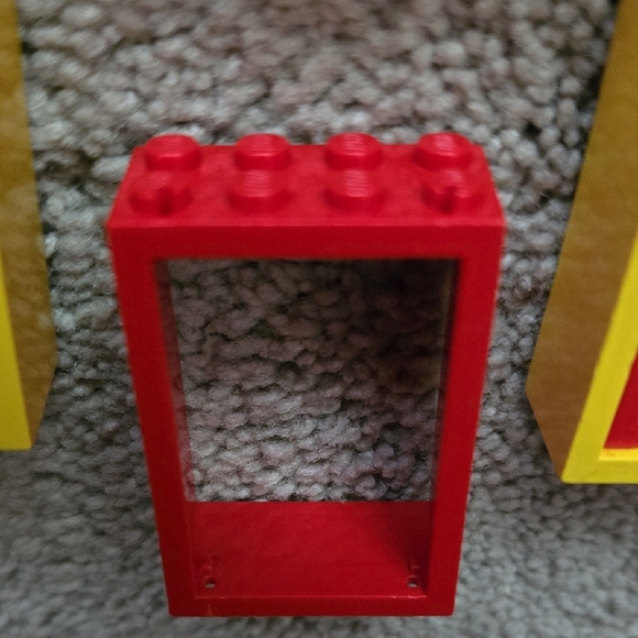 LEGO Vintage Building Block Window and Door Set - Red and Yellow - Picture 3 of 13